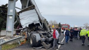 - Kaza çevredeki bir güvenlik kamerasınca kaydedildi