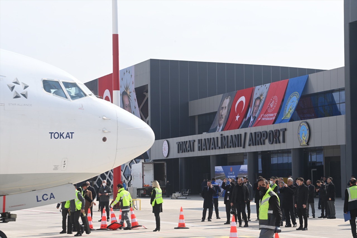 Tokat Yeni Havalimanı'na “Tokat” isimli ilk yolcu uçağı indi