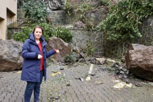 - Olay anı sitenin güvenlik kamerasınca kaydedildi 