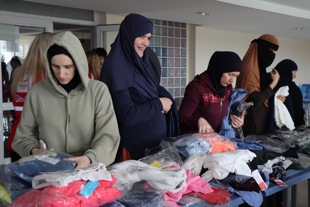 Türk Kızılay Genel Müdürü Altan, Ukrayna'dan gelen Kırım Tatar Türklerini ziyaret etti