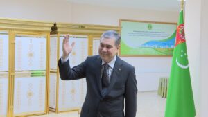 - Devlet Başkanı Berdimuhamedov da oyunu kullandı