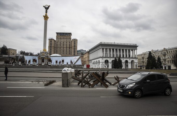 Rus saldırılarının arttığı Kiev’de sokağa çıkma yasağı ilan edildi