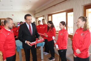 BOLU (AA) – Bolu Valisi Ahmet Ümit, Macaristan'ın başkenti Budapeşte'de