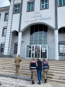 VAN (AA) – Van'ın Gevaş ilçesinde jandarma ekiplerince durdurulan kamyonun