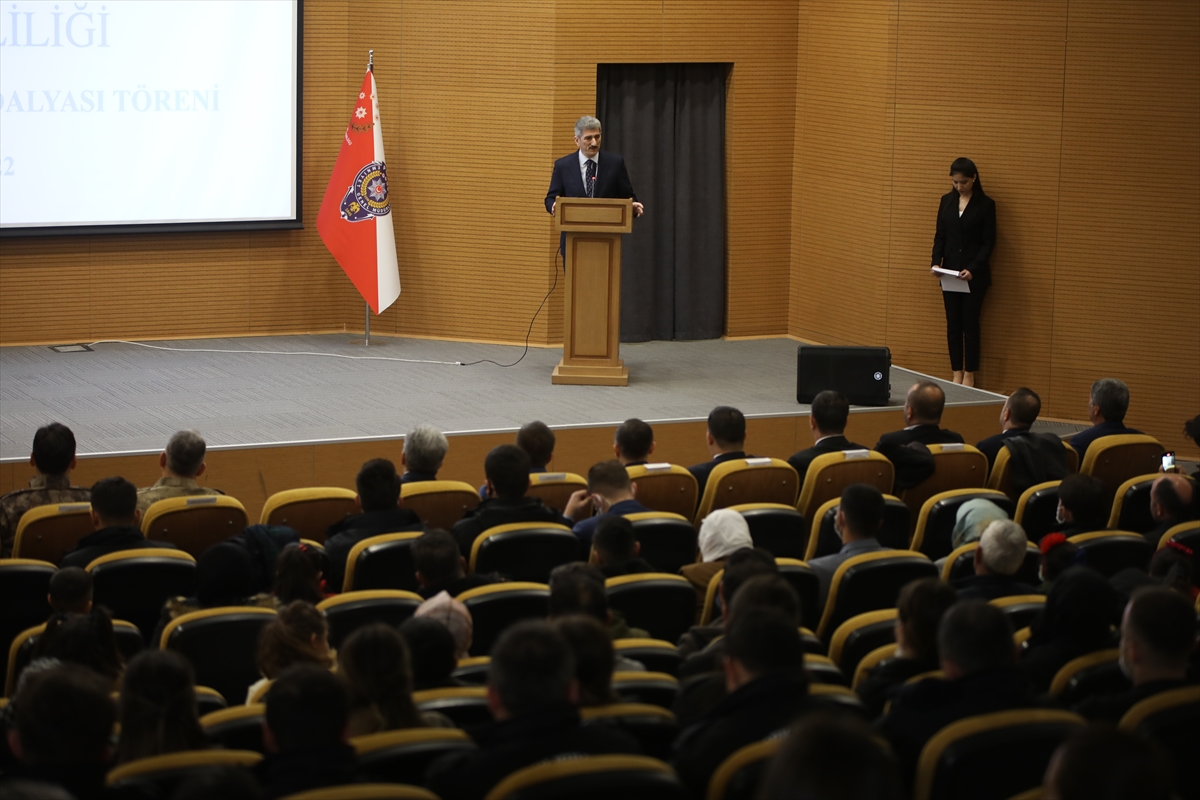 Van'da şehit ailelerine “Devlet Övünç Madalyası” verildi