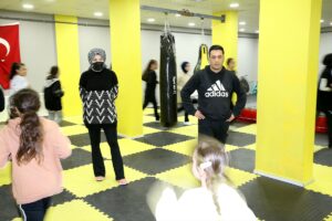 SİVAS (AA) – HALİFE YALÇINKAYA – Wushuda aktif sporculuk kariyerlerinde