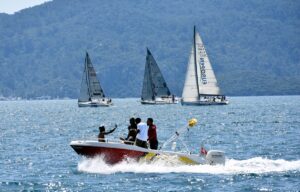 - Organizasyonda 11 üniversiteden 15 takımda 250 yelkenci mücadele etti