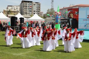 DİYARBAKIR (AA) – Diyarbakır, Elazığ, Batman ve Siirt'te 23 Nisan