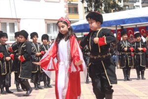 ADANA (AA) – Adana, Mersin, Hatay ve Osmaniye'de, 23 Nisan