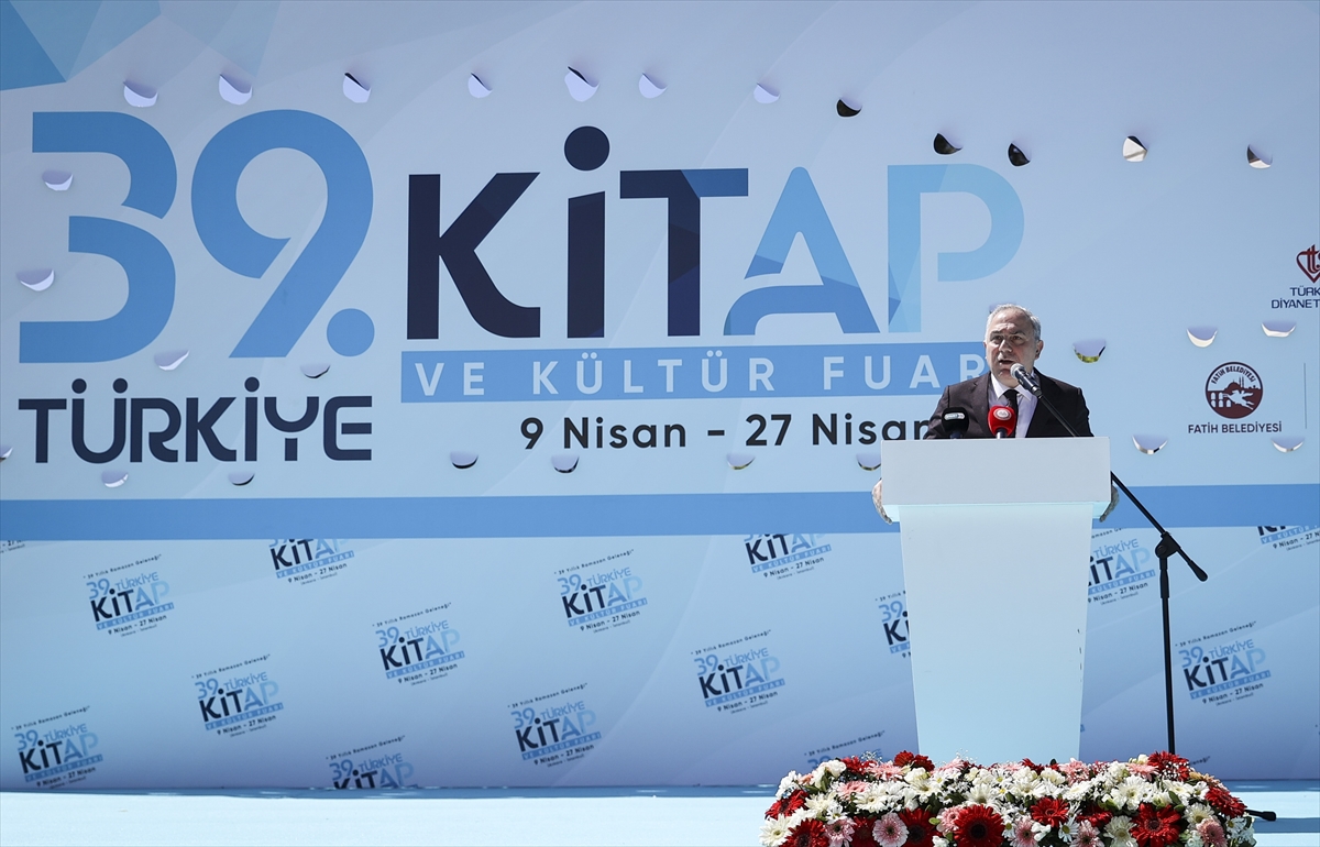 Diyanet İşleri Başkanı Erbaş, Fatih'teki Kitap ve Kültür Fuarı açılışında konuştu:
