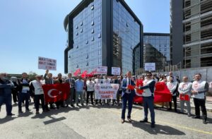 İSTANBUL (AA) – Adalet Sen İstanbul Şubesi üyeleri, yargı çalışanlarının