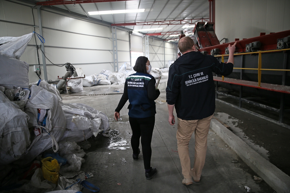 Adana'daki geri dönüşüm tesislerinde sosyal medyadaki iddialara ilişkin denetim