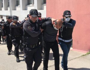 ADANA (AA) – Adana'daki silahlı suç örgütüne yönelik operasyonda gözaltına