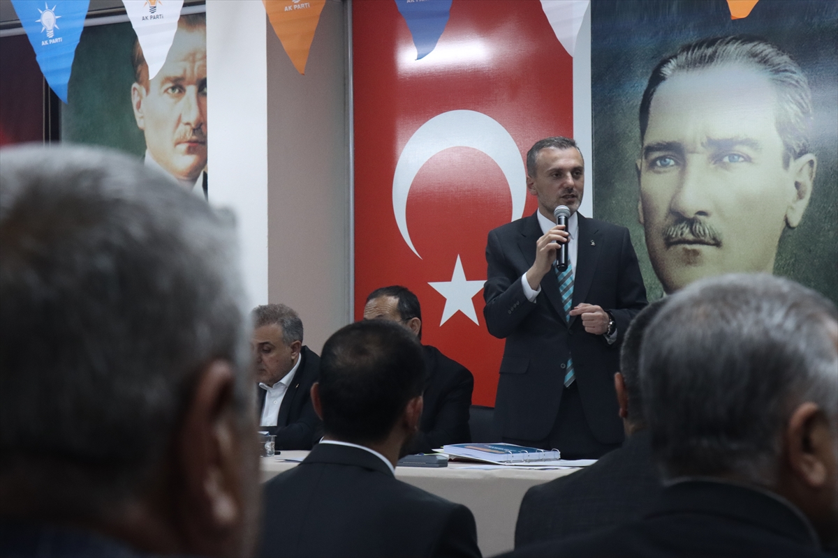 AK Parti'li Kandemir, Adıyaman'da partililerle buluştu: