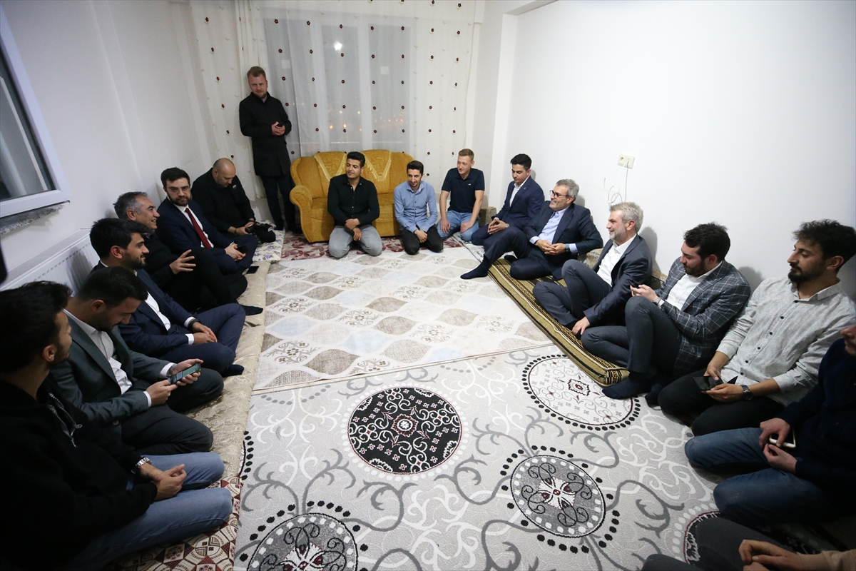 AK Parti Grup Başkanvekili Mahir Ünal, Kahramanmaraş'ta gençlerle buluştu: