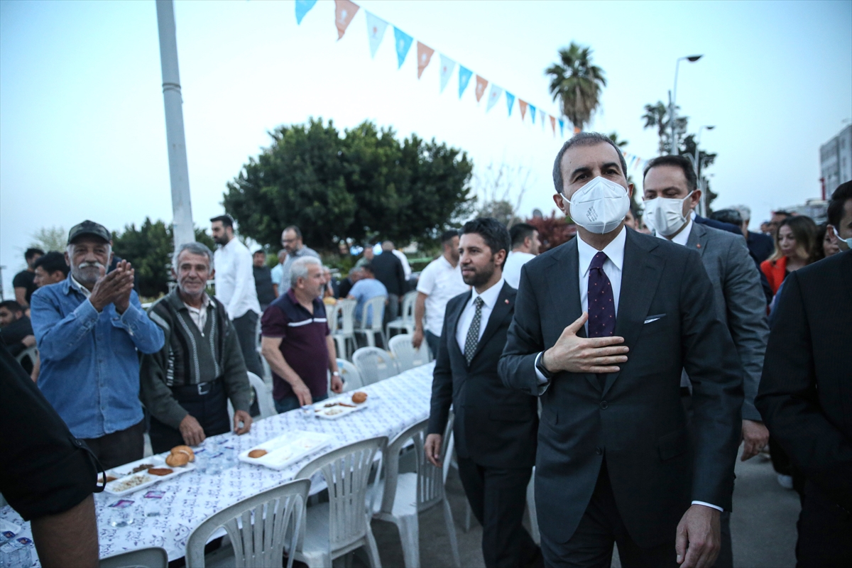 AK Parti Sözcüsü Ömer Çelik, Adana'da iftar programına katıldı: