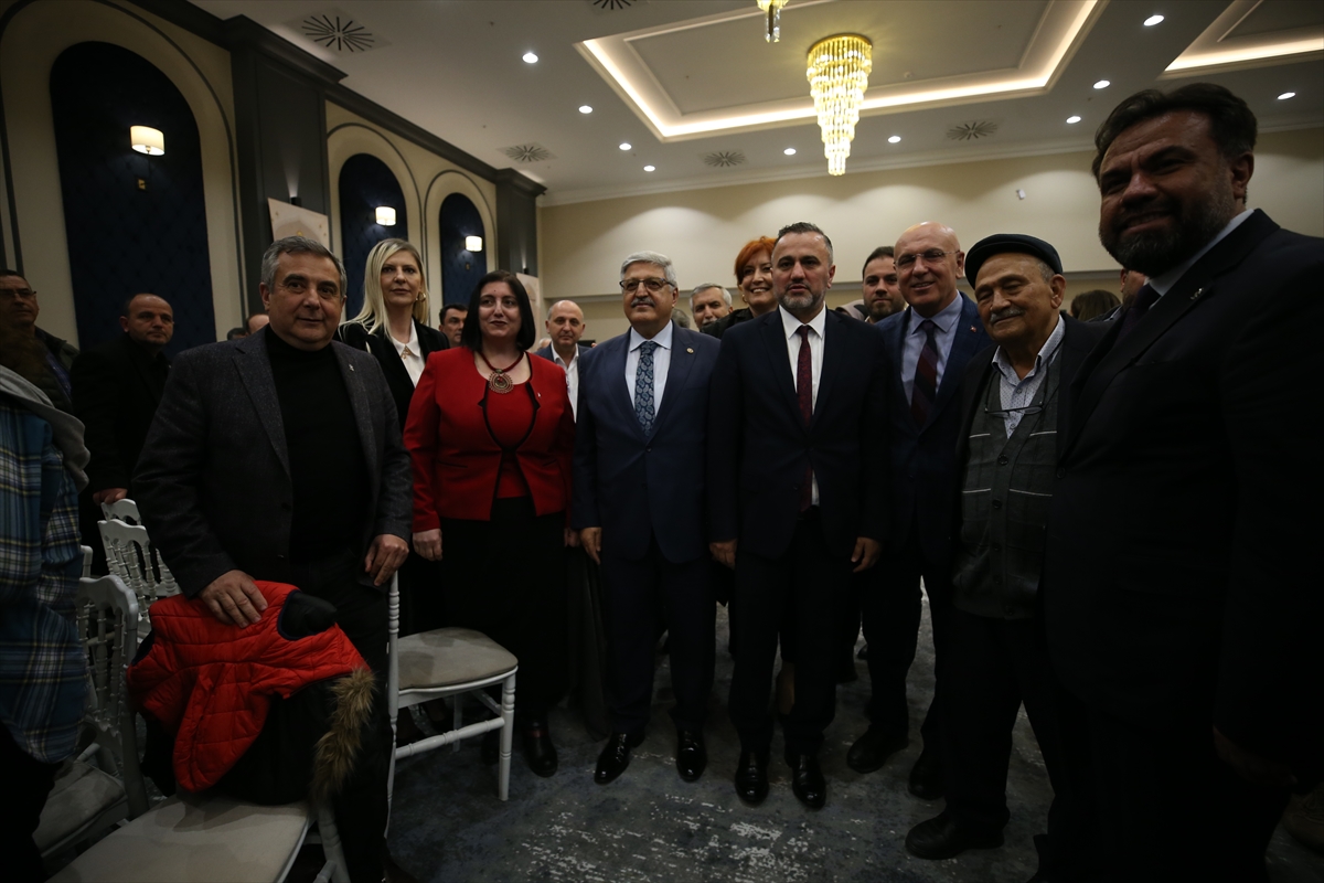 AK Parti'li Demiröz, Balıkesir'de partisinin iftar programında konuştu: