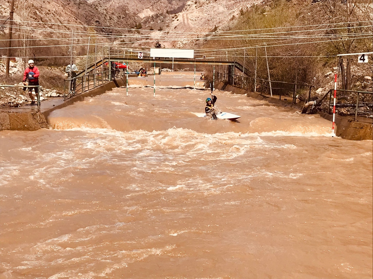 Akarsu Slalom Yusufeli Belediyesi Bahar Kupası yarışları yapıldı