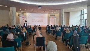 - "Göçmen misafir işçi bir ailenin kızı olmaktan utanmadım"