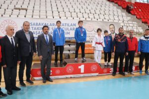 ERZİNCAN (AA) – Anadolu Yıldızlar Ligi karate grup müsabakaları, Erzincan'da