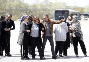 ANTALYA (AA) – Antalya'nın Konyaaltı ilçesinde bariyerlere çarpan motosikletin sürücüsü