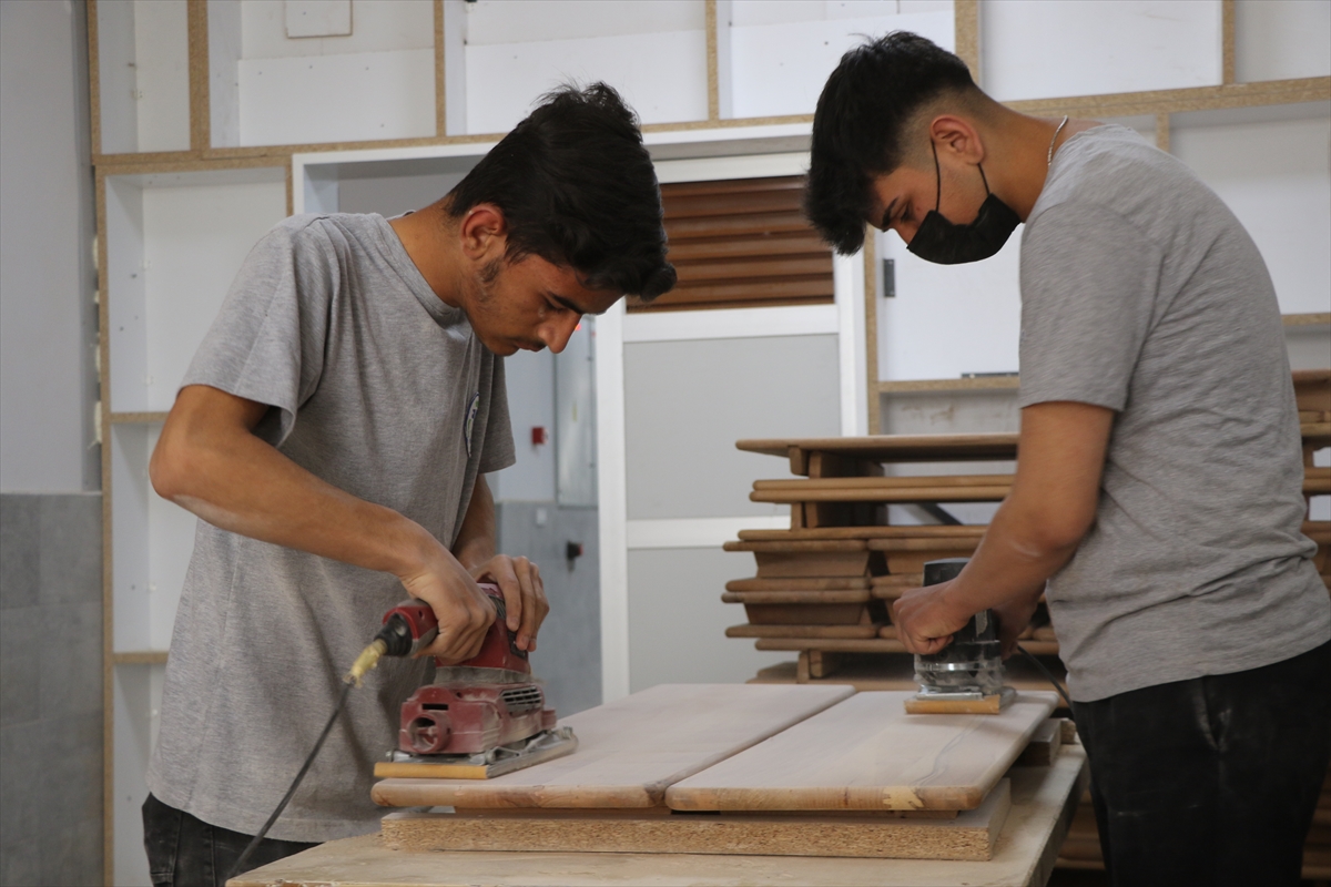 ANTALYA (AA) – Antalya İl Milli Eğitim Müdürü Emre Çalışkan,