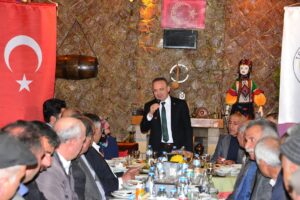 ARDAHAN (AA) – Ardahan Valisi Hüseyin Öner, muhtarlar için düzenlenen