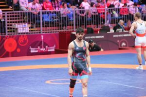 - Milli güreşçiler Kerem Kamal ve Murat Fırat, yarı finale