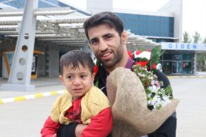 ŞANLIURFA (AA) – Macaristan'da düzenlenen 2022 Avrupa Güreş Şampiyonası'nda altın