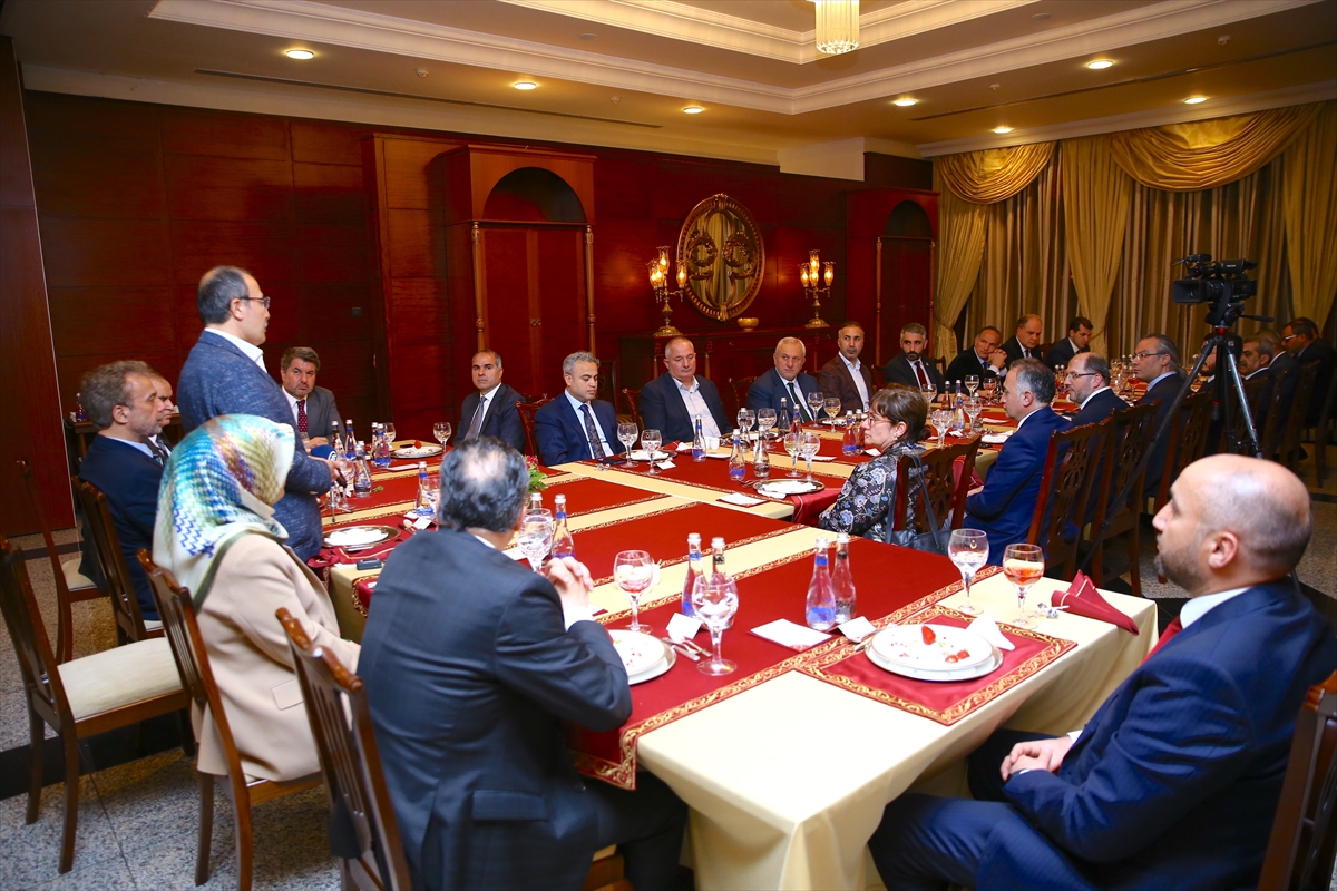 Azerbaycan'daki Türk kurum ve kuruluşların temsilcileri iftarda buluştu