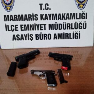 MUĞLA (AA) – Muğla'nın Marmaris ilçesinde belediye işçisinin bulduğu para