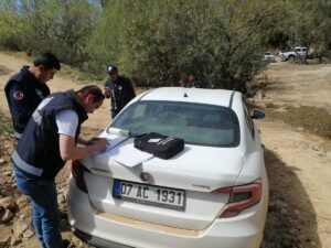 MUĞLA (AA) – Bodrum ilçesinde zabıta ekipleri, Hazine arazisindeki kaçak