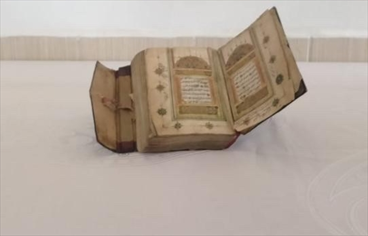 Burdur'da Osmanlı Dönemi'ne ait el yazması Kuran-ı Kerim ele geçirildi