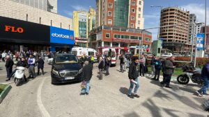 BURSA (AA) – Bursa'da bir minibüsle polis motosikletinin çarpışması sonucu