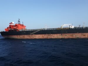 ÇANAKKALE (AA) – Çanakkale Boğazı'ndan geçiş yapan bir tanker, makine