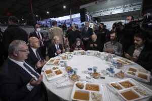 - "Biliyorum çok sorunlarımız var ama bu sorunların tamamını aşacağız.