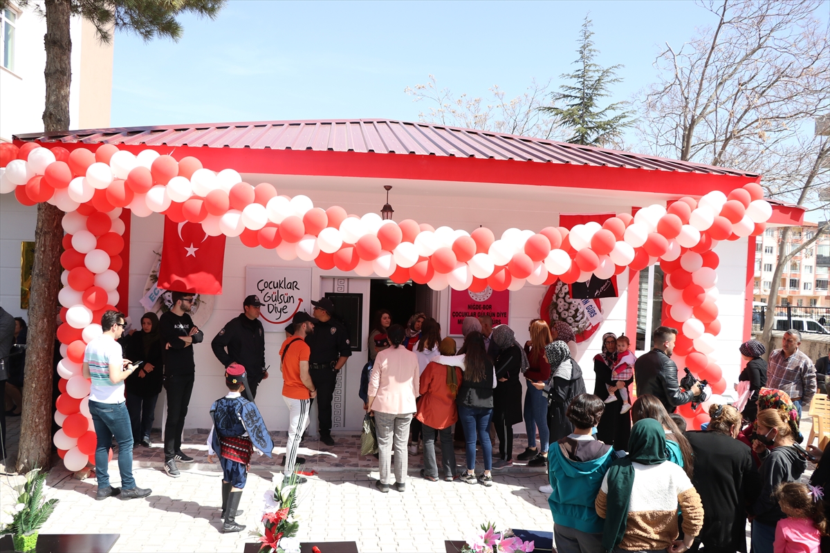 Çocuklar Gülsün Diye Derneği öncülüğünde Niğde'de yaptırılan anaokulu açıldı