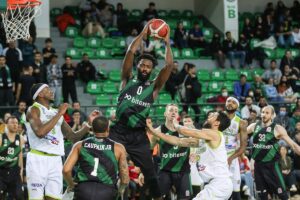 - Darüşşafaka: 76 - Yukatel Merkezefendi Belediyesi Basket: 62