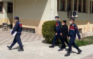 - Yağmadan 13 yıl 6 ay kesinleşmiş hapis cezası bulunan