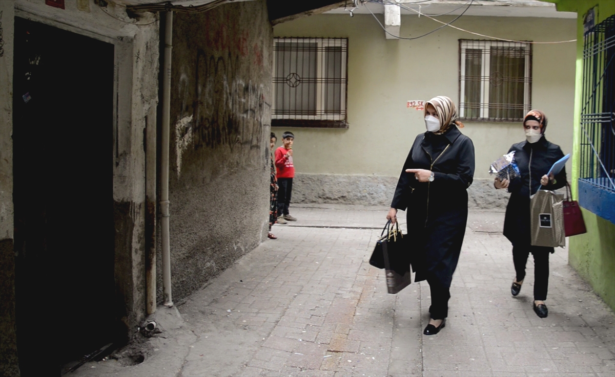 Diyarbakır'da öksüz ile yetim çocukların gönüllerine dokunan hizmet
