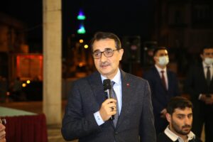 - "Elektrikte 2000'li yılların başında 30 bin megavat elektrik kurulu