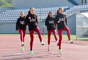 ESKİŞEHİR (AA) – Eskişehir'de bir grup lise öğrencisi kızdan oluşan