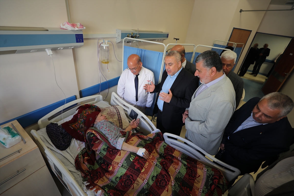 Filistinli gruplardan Gazze'deki Filistin-Türkiye Dostluk Hastanesi'ne ziyaret
