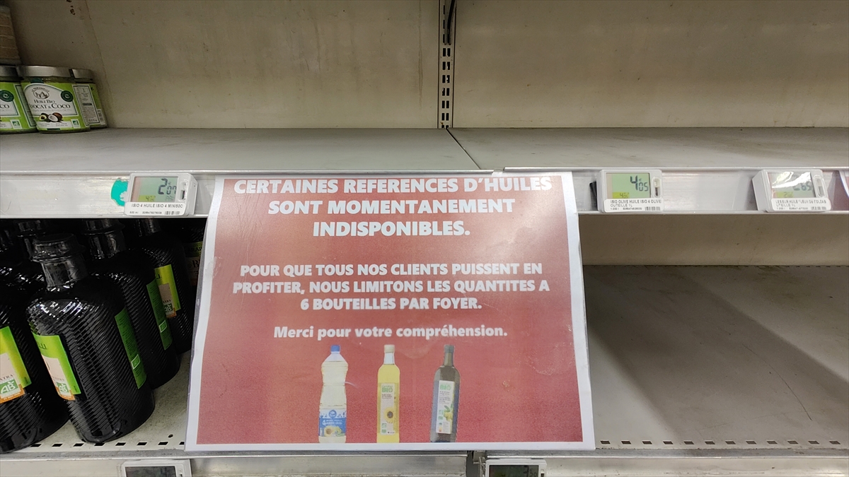 Fransa'da marketlerde sıvı yağ reyonları boşaldı