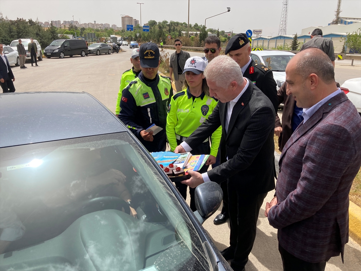 Gaziantep Valisi Gül, TAG Otoyolu'nda bayram öncesi trafik denetimlerine katıldı