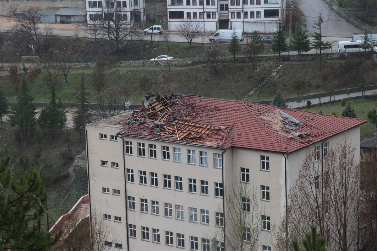 Göynük'te hortumun ardından hasar tespit çalışmaları sürüyor