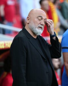 - Göztepe: 1 - Yukatel Kayserispor: 2 (İlk yarı)