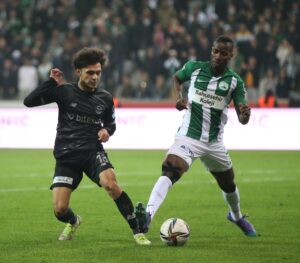 Stat: Çotanak Spor Kompleksi Hakemler: Halil Umut Meler, Ekrem Kan,