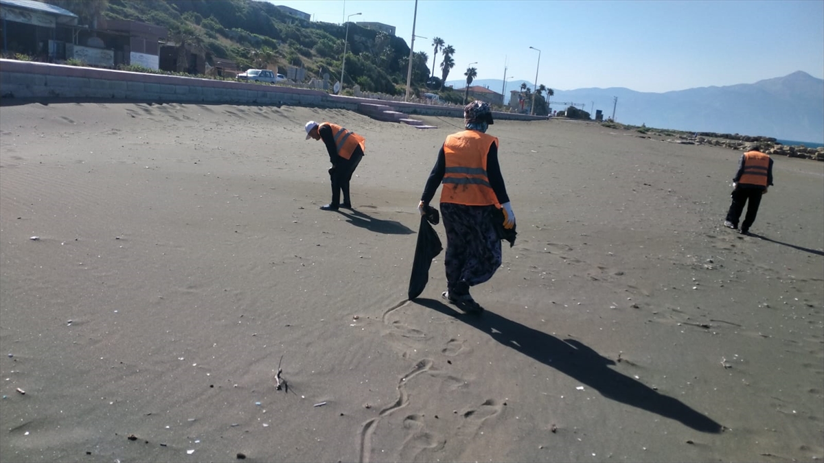Hatay sahillerinde Suriye kaynaklı deniz kirliliği kalıntılarına rastlandı