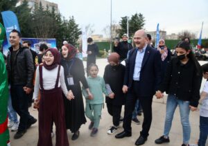 İSTANBUL (AA) – İçişleri Bakanı Süleyman Soylu, dünyadaki haksızlıkları giderebilmek